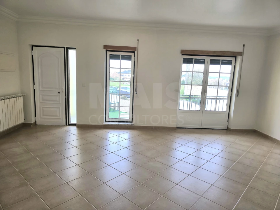 Moradia T4 para Arrendamento em Alfeizerão Foto 3