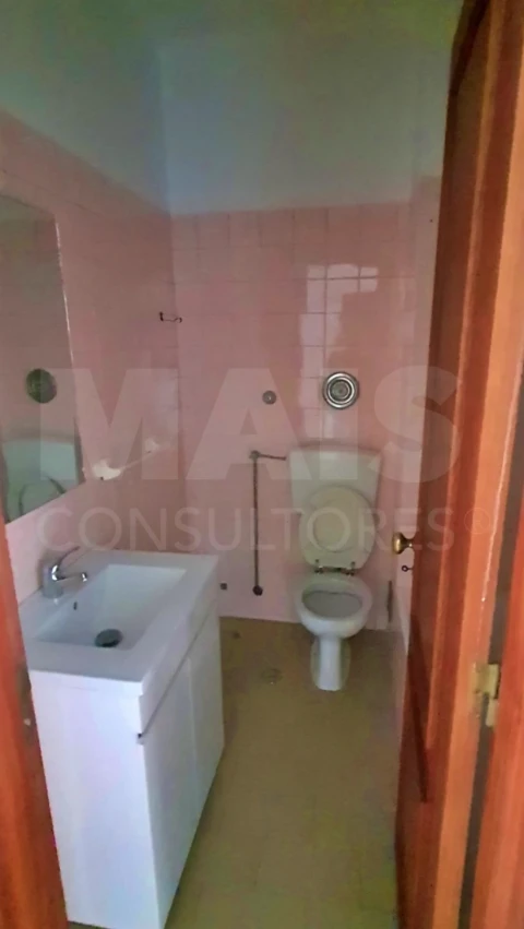 Apartamento T2 para Arrendamento em Porto Salvo