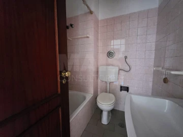 Apartamento T2 para Arrendamento em Porto Salvo