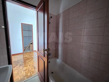 Apartamento T2 para Arrendamento em Porto Salvo