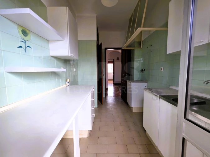Apartamento T2 para Arrendamento em Porto Salvo Foto 10
