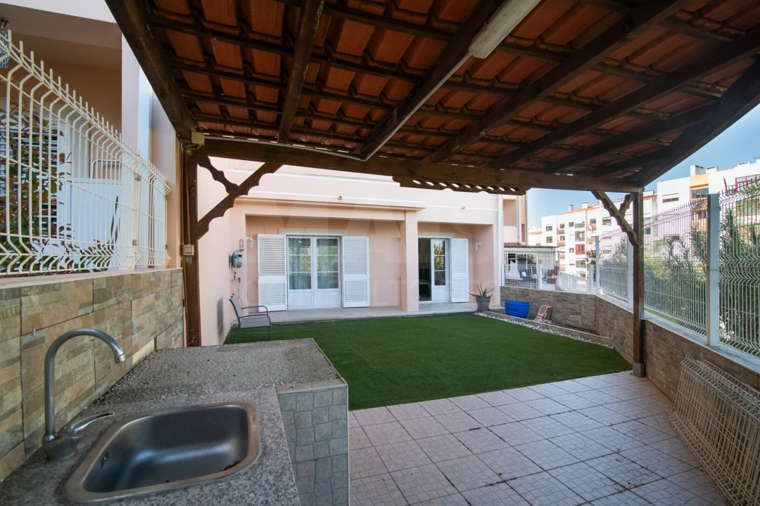 Moradia T3 para Venda em Cacém e São Marcos Foto 4