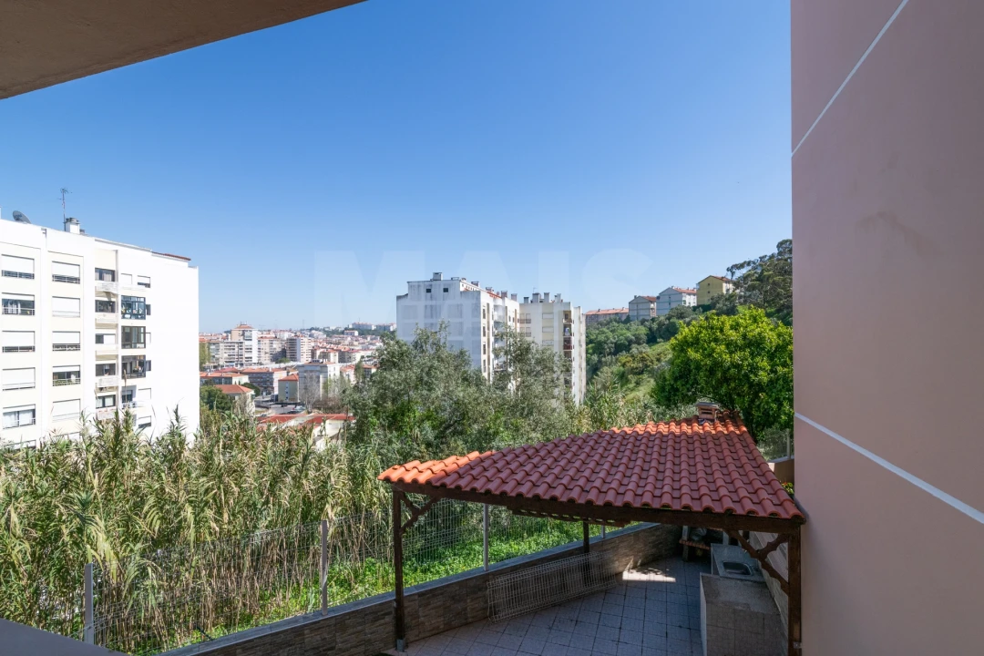 Moradia T3 para Venda em Cacém e São Marcos Foto 1