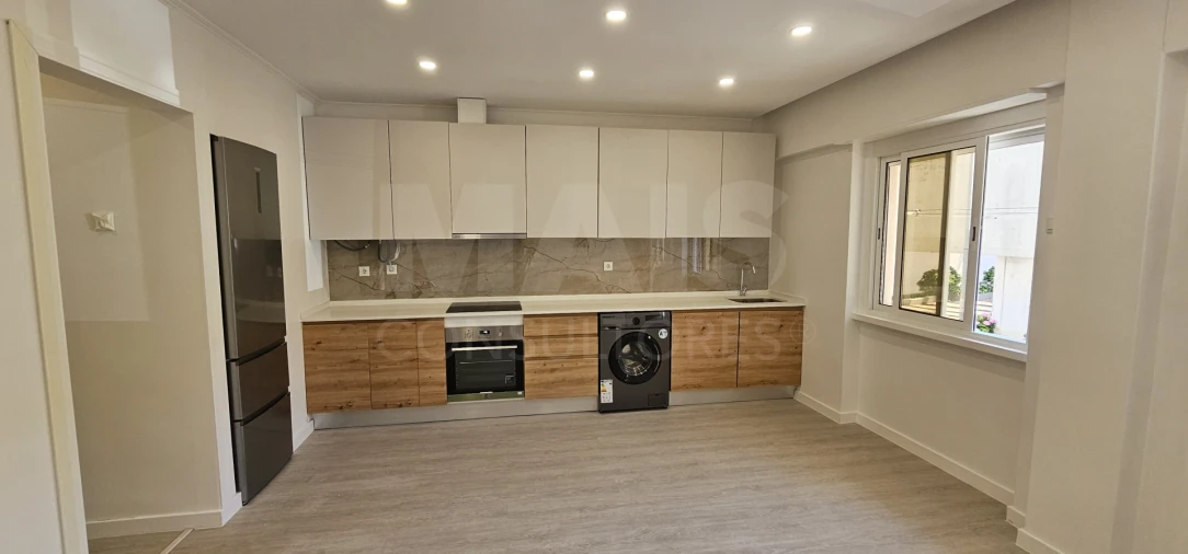 Apartamento T2 para Venda em Águas Livres Foto 2