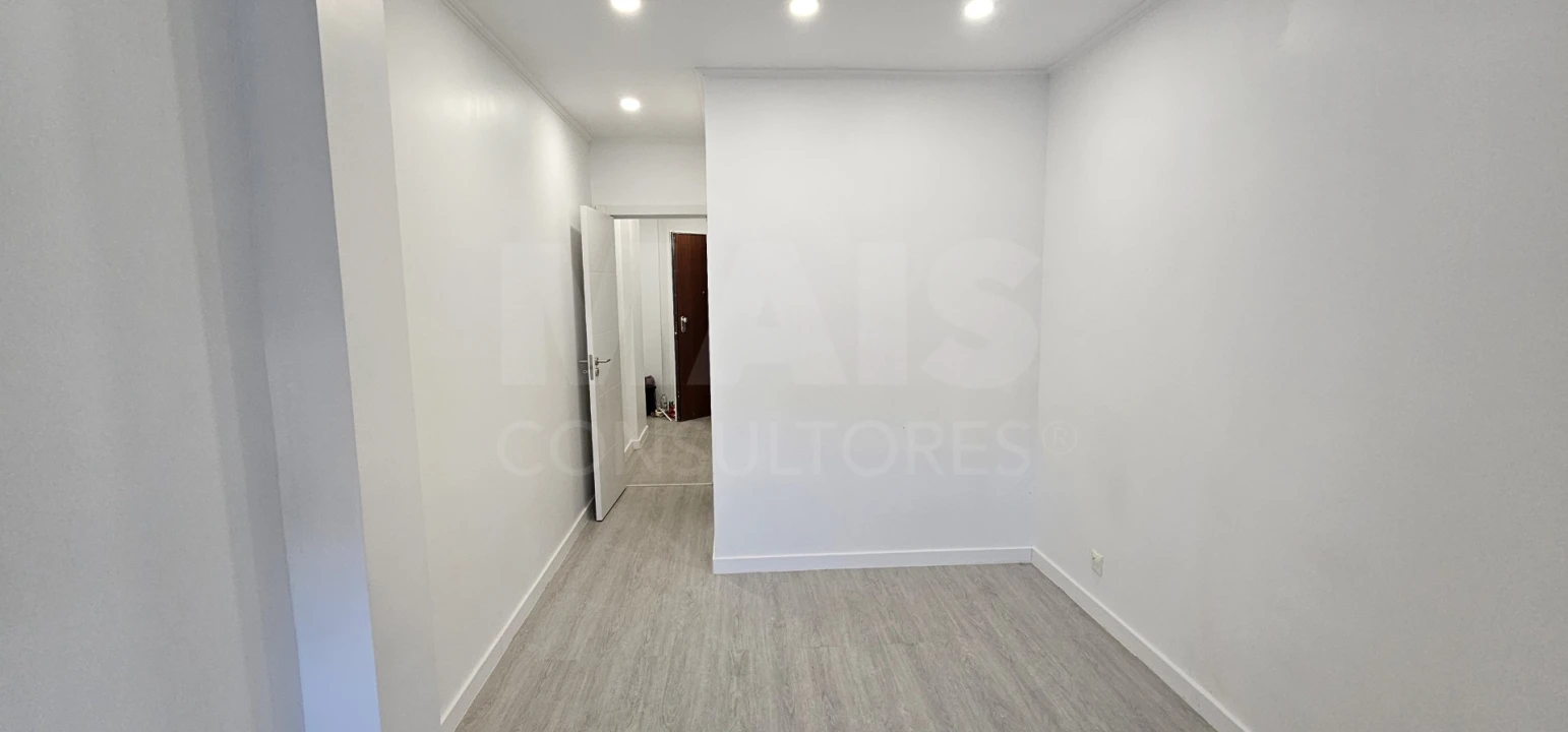 Apartamento T2 para Venda em Águas Livres Foto 11
