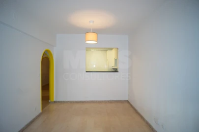 Apartamento T2 para Arrendamento em Porto Salvo