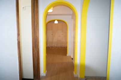 Apartamento T2 para Arrendamento em Porto Salvo