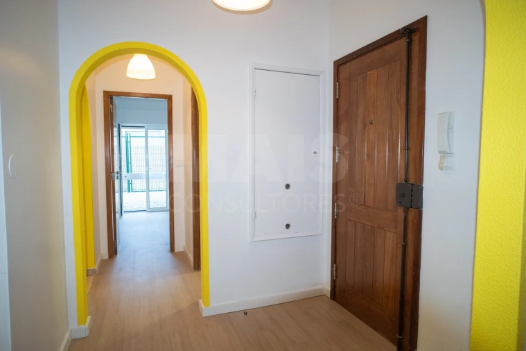 Apartamento T2 para Arrendamento em Porto Salvo Foto 2