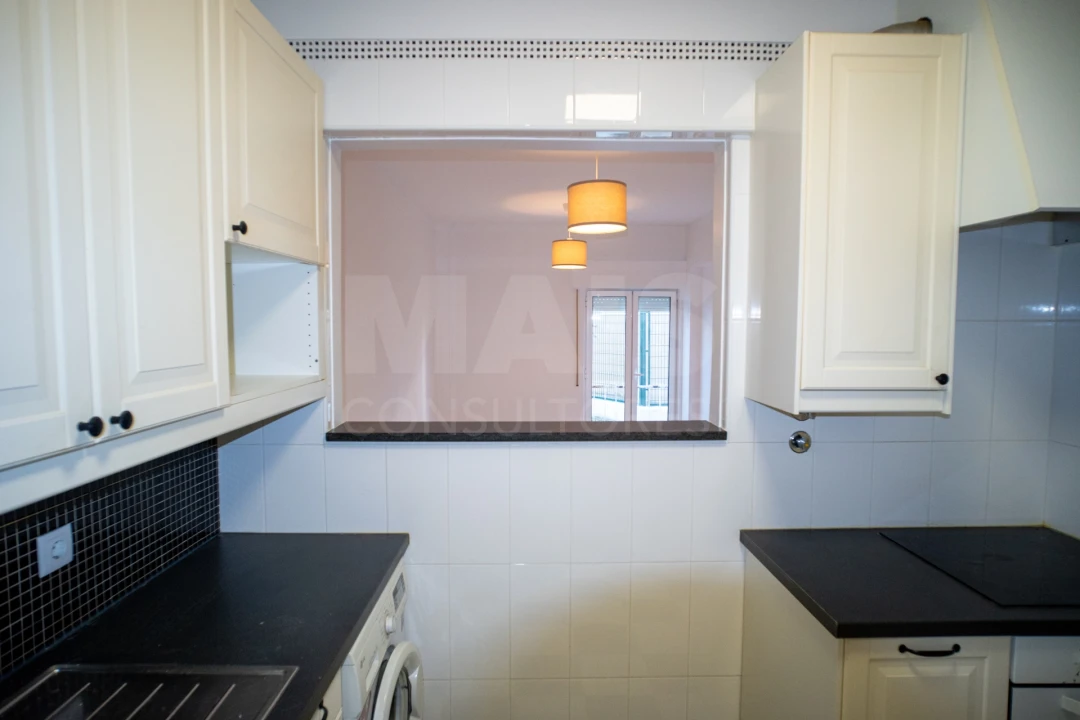 Apartamento T2 para Arrendamento em Porto Salvo Foto 7