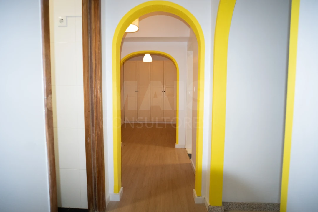 Apartamento T2 para Arrendamento em Porto Salvo Foto 12