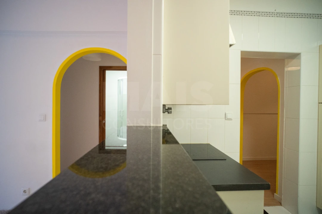 Apartamento T2 para Arrendamento em Porto Salvo Foto 6