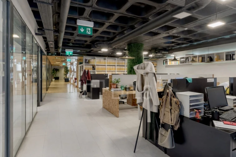 Escritório para Arrendamento em Santo António Foto 3