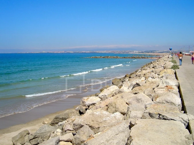 Apartamento T2 para Venda em Costa da Caparica Foto 16