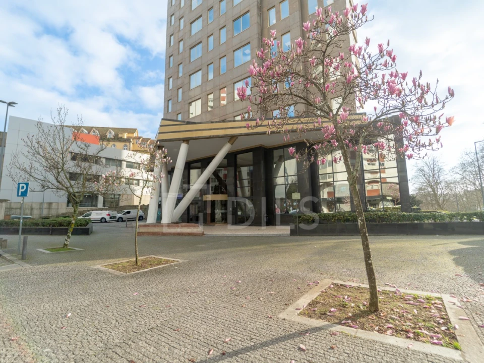 Escritório para Arrendamento em Lordelo do Ouro e Massarelos Foto 47