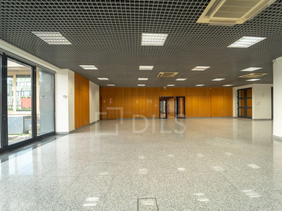 Escritório para Arrendamento em Lordelo do Ouro e Massarelos Foto 11