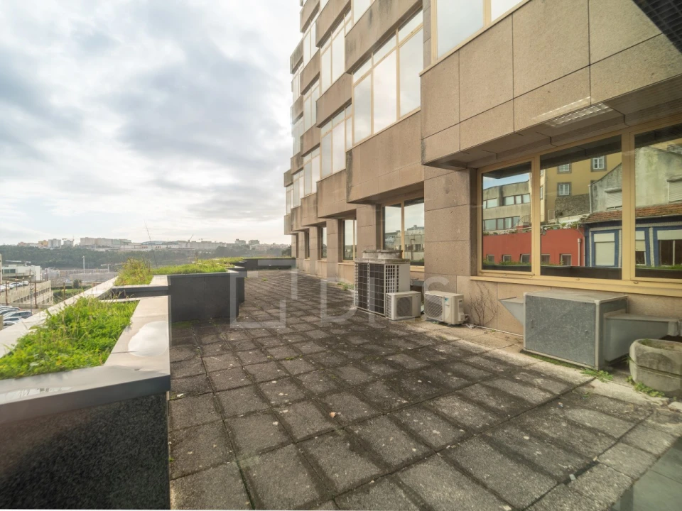 Escritório para Arrendamento em Lordelo do Ouro e Massarelos Foto 25