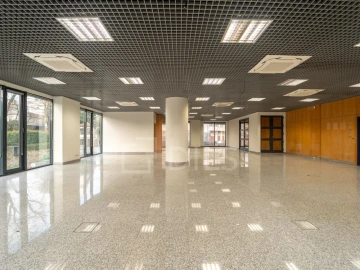 Escritório para Arrendamento em Lordelo do Ouro e Massarelos