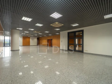 Escritório para Arrendamento em Lordelo do Ouro e Massarelos