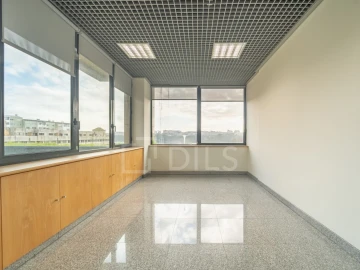 Escritório para Arrendamento em Lordelo do Ouro e Massarelos