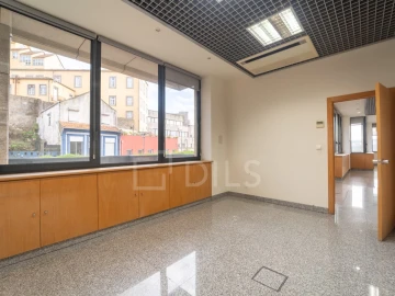 Escritório para Arrendamento em Lordelo do Ouro e Massarelos