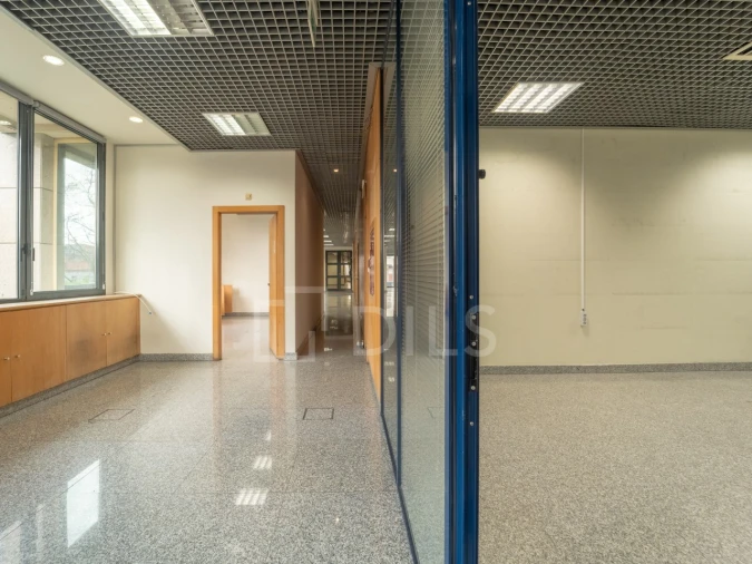 Escritório para Arrendamento em Lordelo do Ouro e Massarelos Foto 16