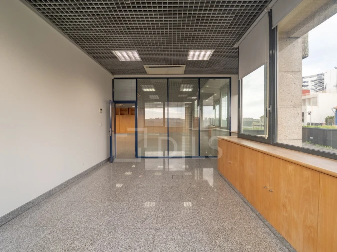 Escritório para Arrendamento em Lordelo do Ouro e Massarelos Foto 20