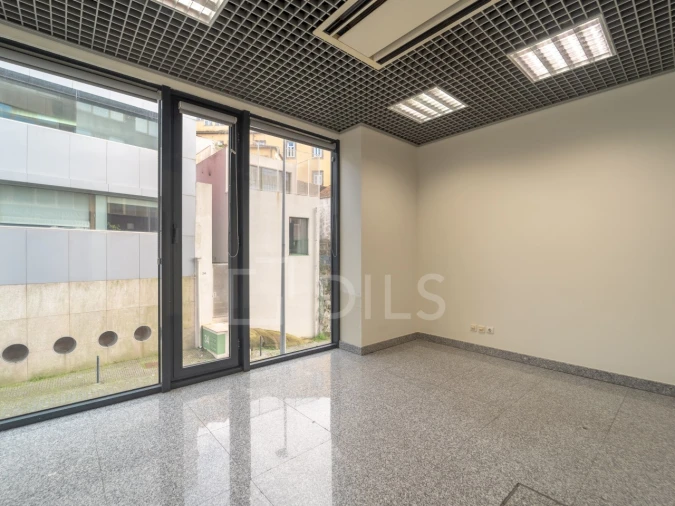 Escritório para Arrendamento em Lordelo do Ouro e Massarelos Foto 23