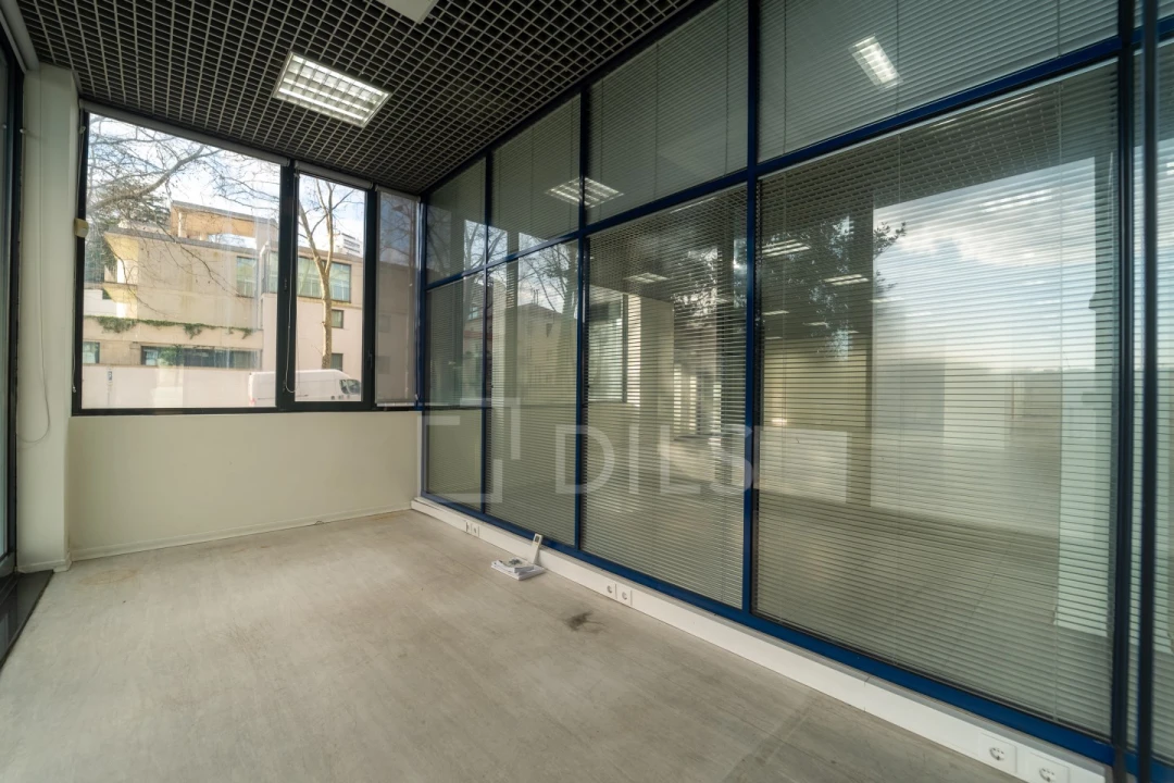 Escritório para Arrendamento em Lordelo do Ouro e Massarelos Foto 15