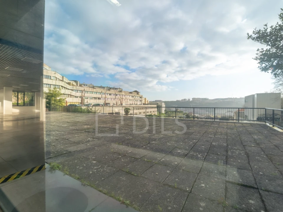 Escritório para Arrendamento em Lordelo do Ouro e Massarelos Foto 17