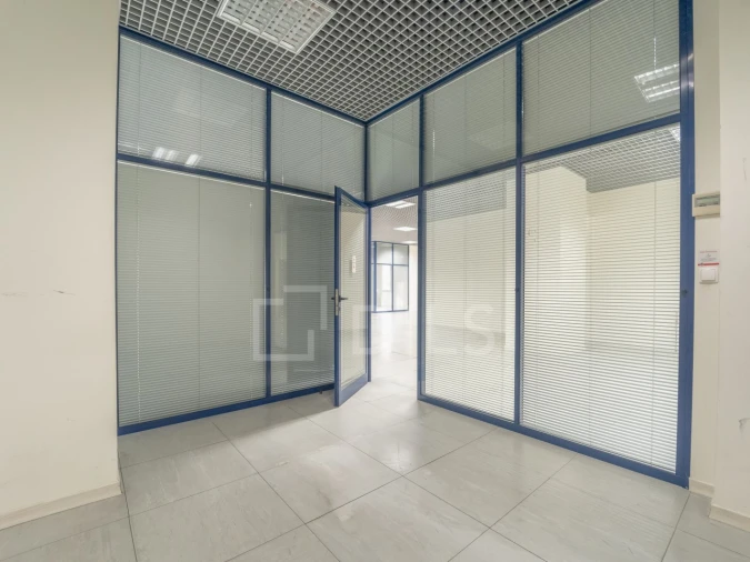 Escritório para Arrendamento em Lordelo do Ouro e Massarelos Foto 23