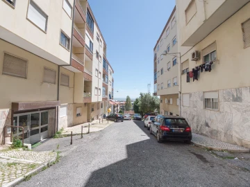 Loja para Venda em Alverca do Ribatejo e Sobralinho