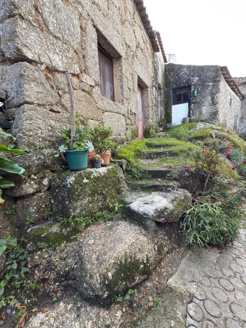 Moradia T3 para Venda em Covas e Vila Nova de Oliveirinha