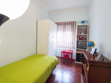 Apartamento T3 para Venda em Santo António dos Cavaleiros e Frielas