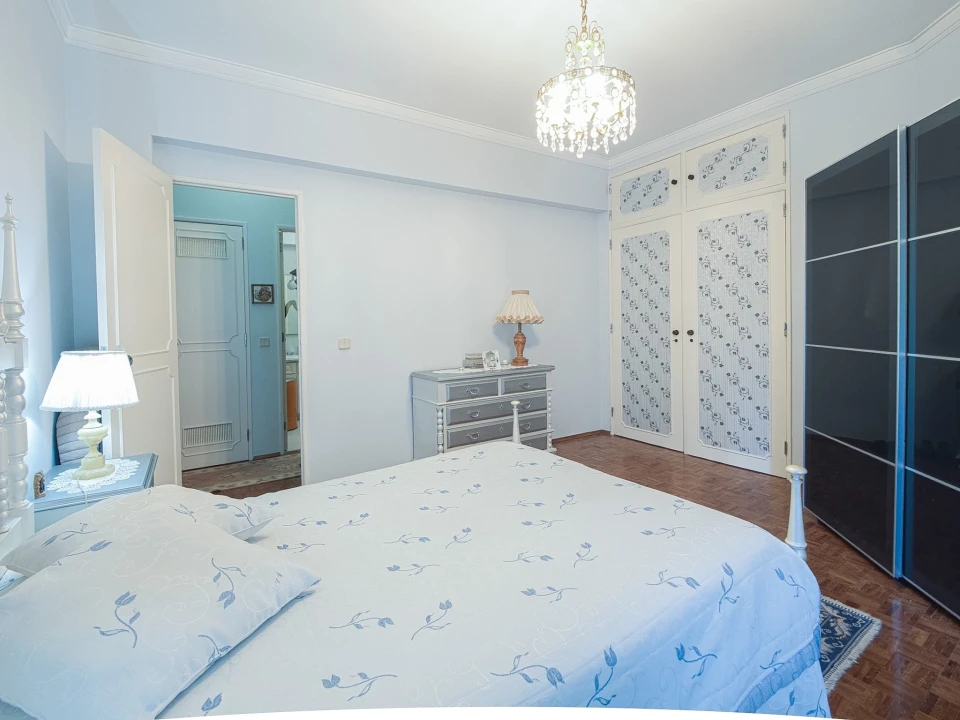 Apartamento T3 para Venda em Santo António dos Cavaleiros e Frielas Foto 4