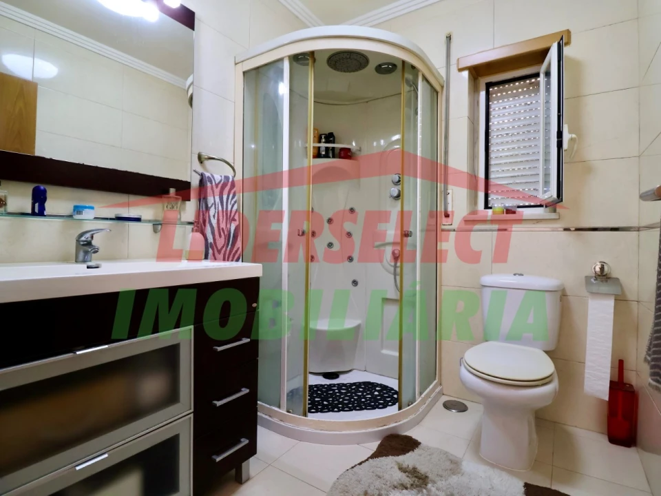 Moradia T3 para Venda em Silveira Foto 9