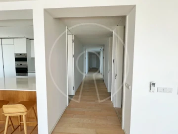 Apartamento T4 para Arrendamento em Carcavelos e Parede