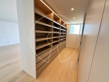 Apartamento T4 para Arrendamento em Carcavelos e Parede