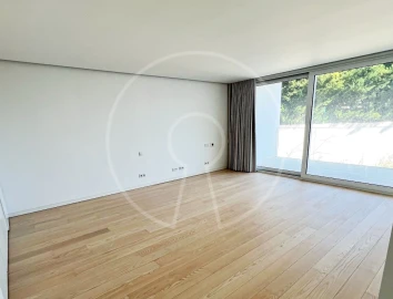 Apartamento T4 para Arrendamento em Carcavelos e Parede