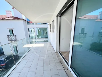 Apartamento T4 para Arrendamento em Carcavelos e Parede