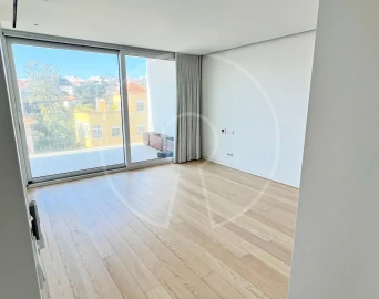 Apartamento T4 para Arrendamento em Carcavelos e Parede