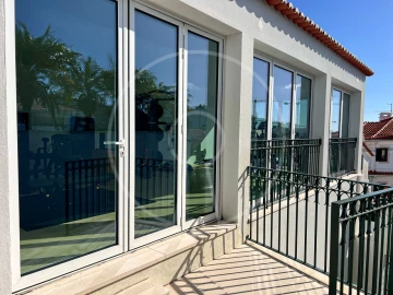 Apartamento T4 para Arrendamento em Carcavelos e Parede