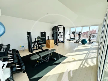 Apartamento T4 para Arrendamento em Carcavelos e Parede