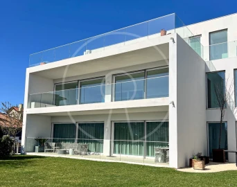 Apartamento T4 para Arrendamento em Carcavelos e Parede