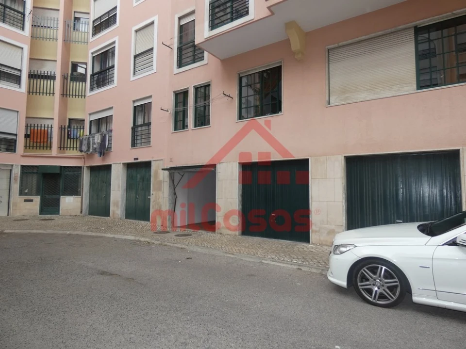 Garagem para Venda em Massamá e Monte Abraão Foto 18