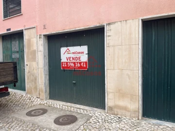 Garagem para Venda em Massamá e Monte Abraão