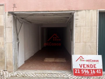 Garagem para Venda em Massamá e Monte Abraão