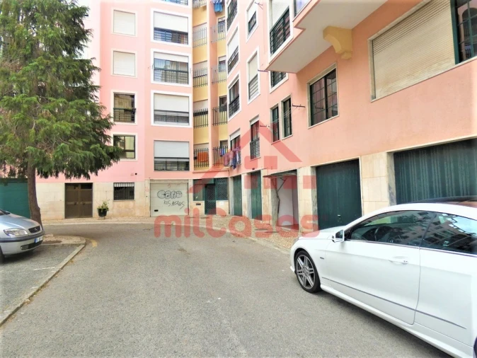 Garagem para Venda em Massamá e Monte Abraão Foto 20