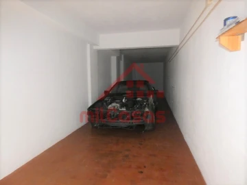 Armazém para Venda em Massamá e Monte Abraão