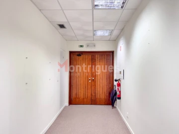Escritório para Arrendamento em Avenidas Novas