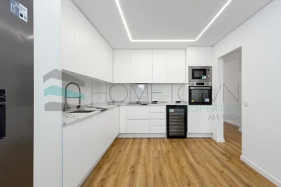 Moradia T4 para Venda em Quarteira